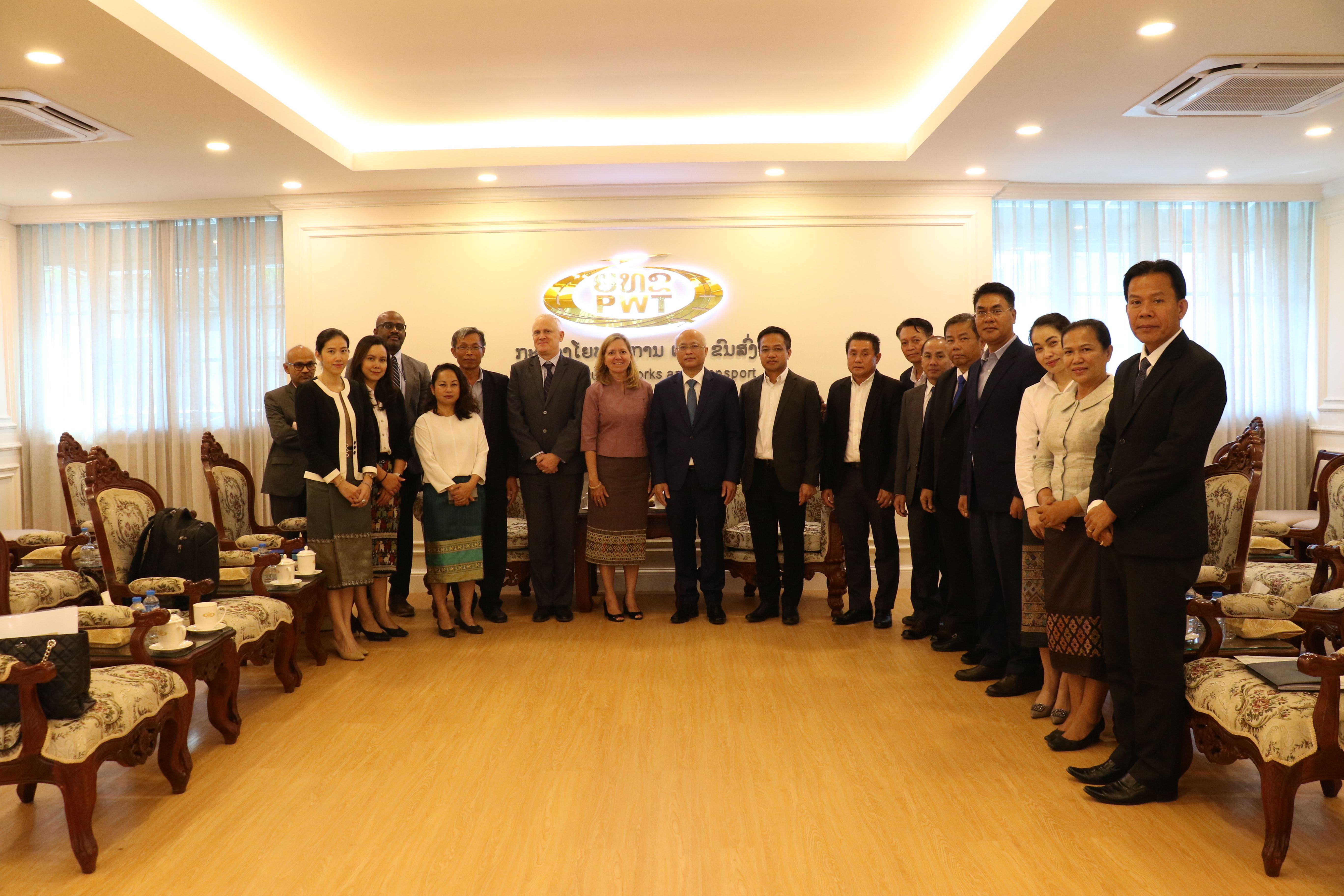 World Bank Group Country Director visit to the Minister of Public Works and Transport of the Lao PDR